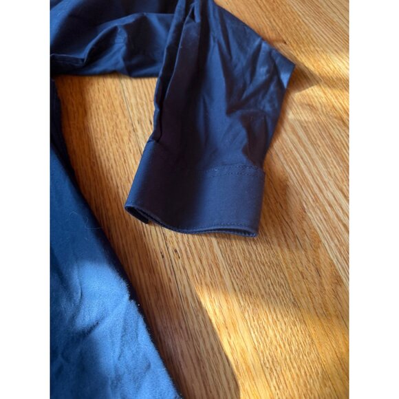 Calvin Klein Mens Button-Down Shirt Red Striped Collar Navy Blue Size M - Picture 8 of 9